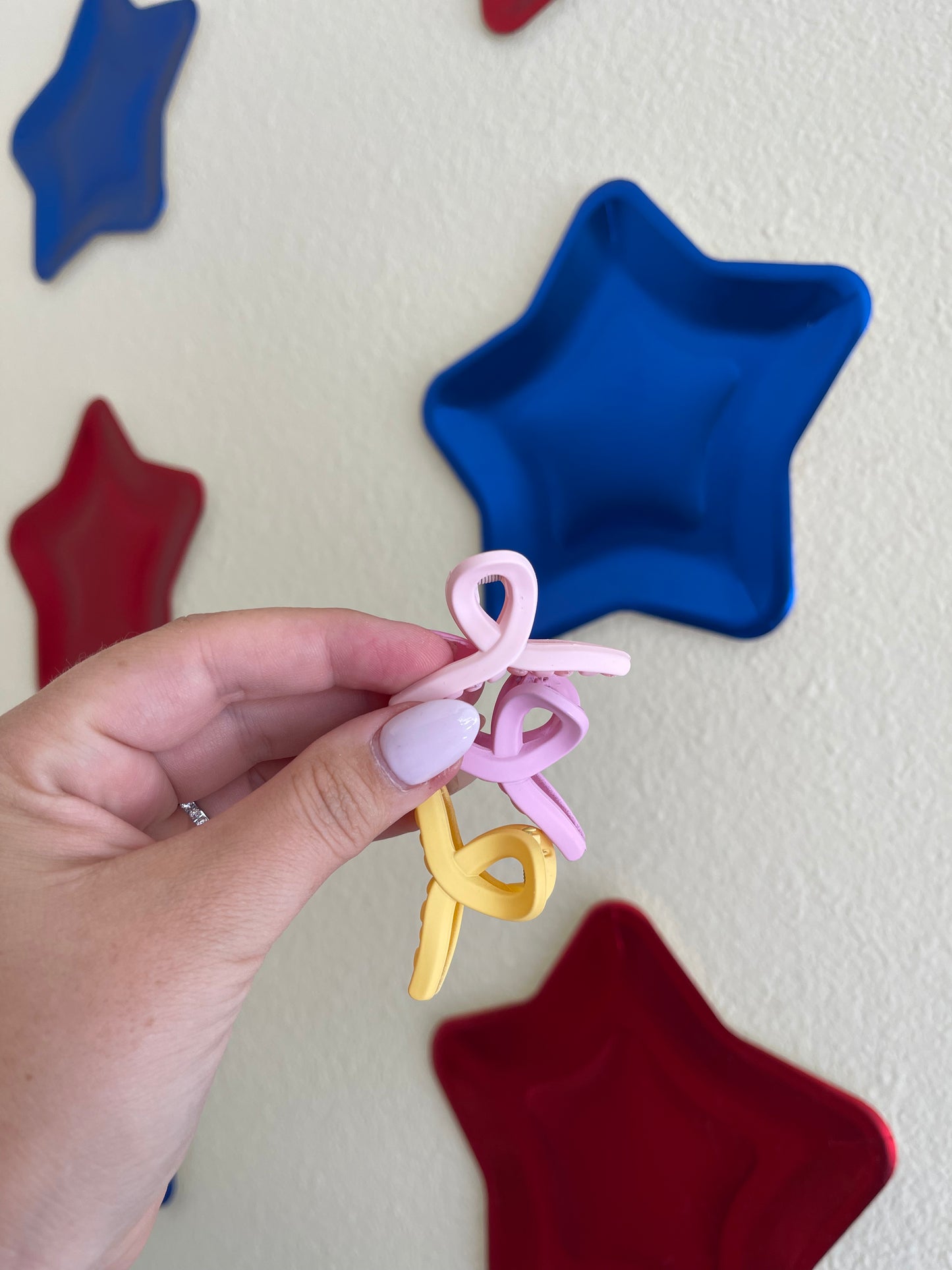 Looped Claw Clips (Singles)