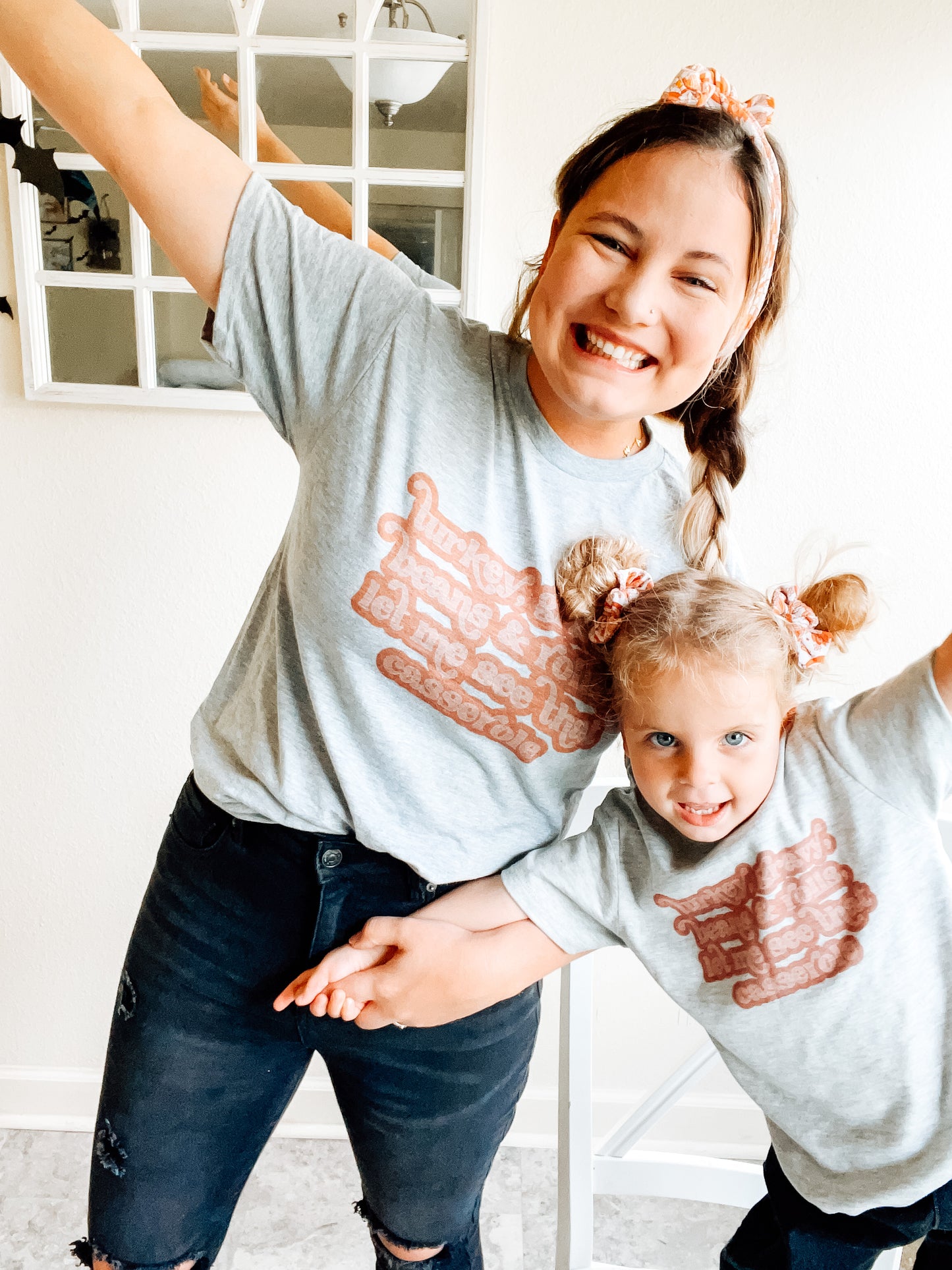 Thanksgiving Dinner Graphic (MAMA & MINI) - MINI