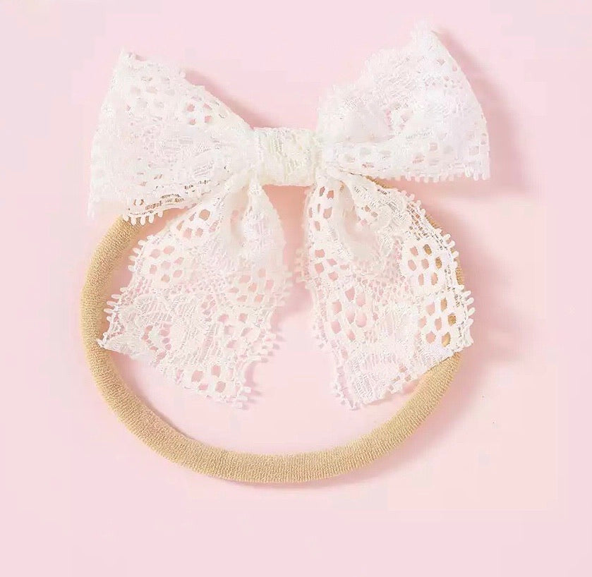 The Dainty Lace Bow